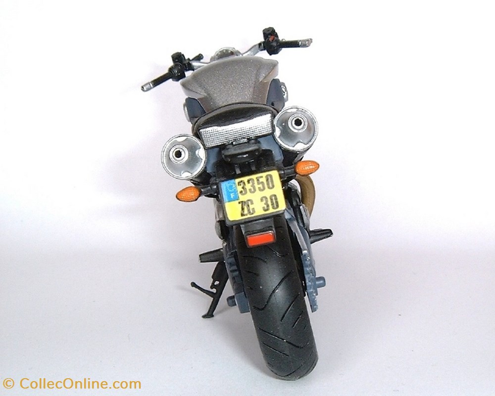 modeles reduits motos yamaha 2005 mt 01