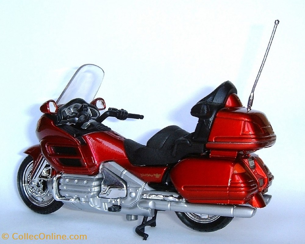 modeles reduits motos honda 2002 gl 1800 goldwing