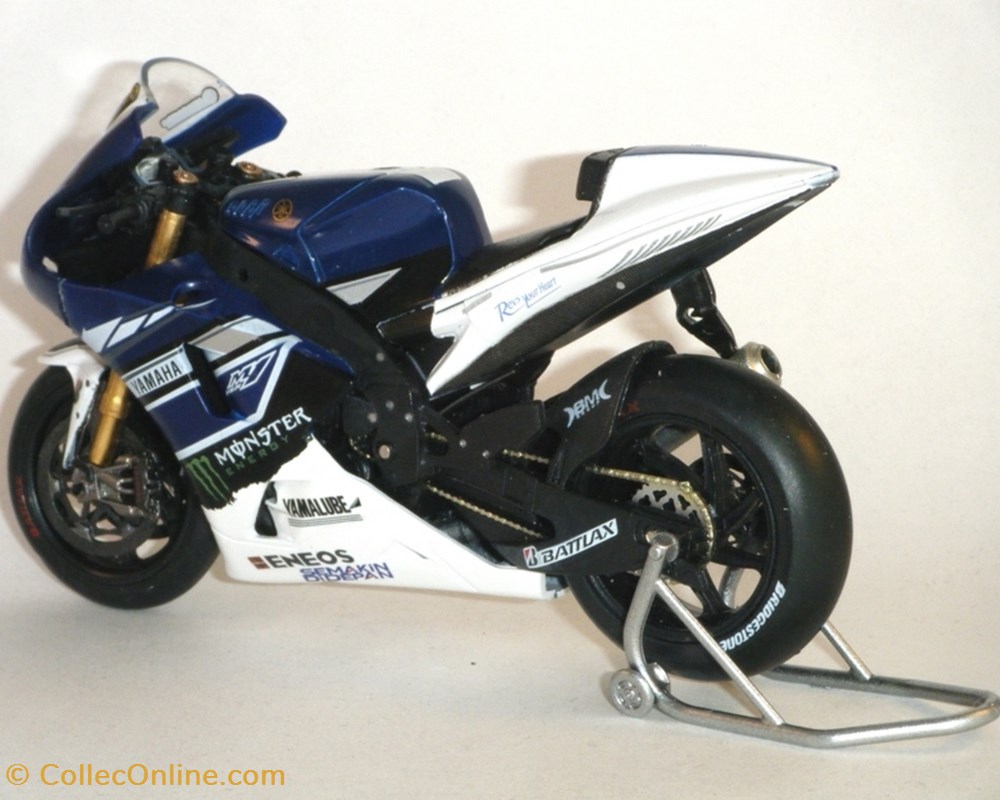 modeles reduits motos yamaha 2013 yzr m1 valentino rossi