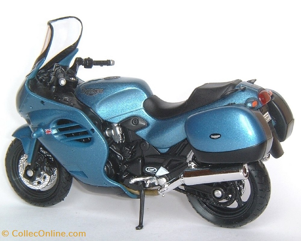 2002 - Trophy 1200 2 modele reduit moto triumph 2002 trophy 1200