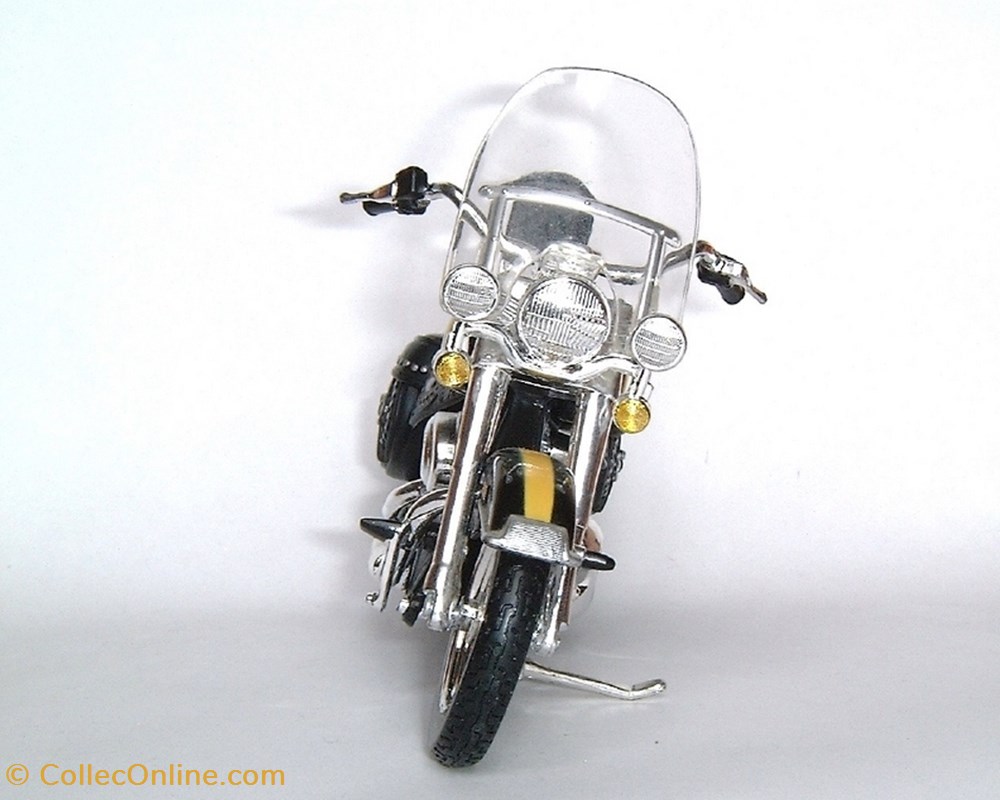 modeles reduits motos harley davidson 2000 flstc 1450 heritage softail classic