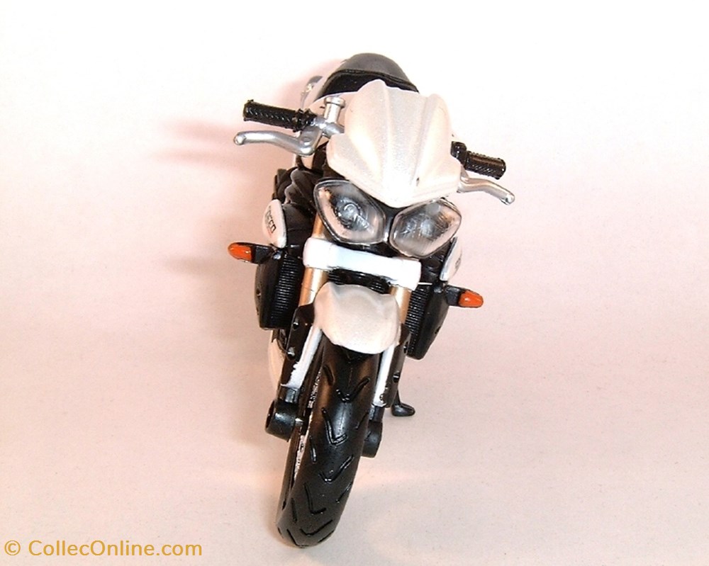 modeles reduits motos triumph 1050 streep triple