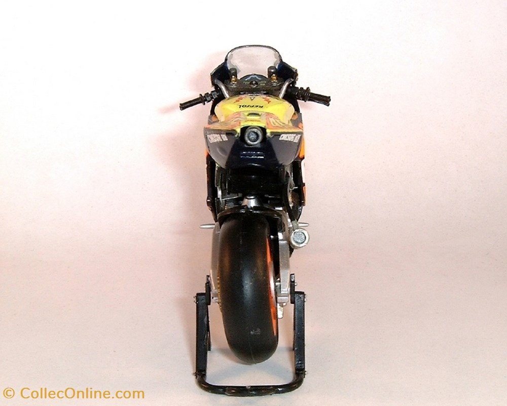modeles reduits motos honda 2003 rc 211 v valentino rossi