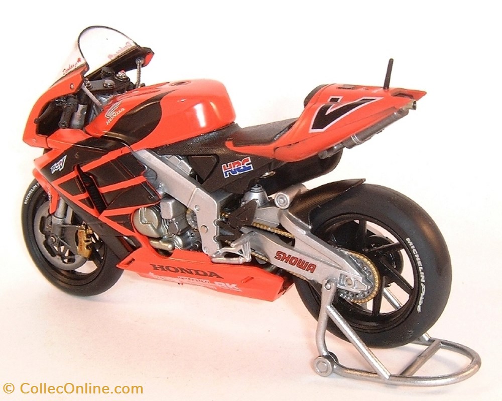 modeles reduits motos honda 2001 rc 211 v valentino rossi
