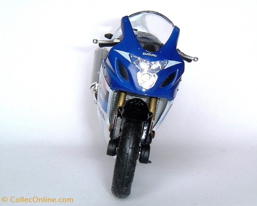2004 - GSX-R 750 (K4) 3 modeles reduits motos suzuki 2004 gsx r 750 k4