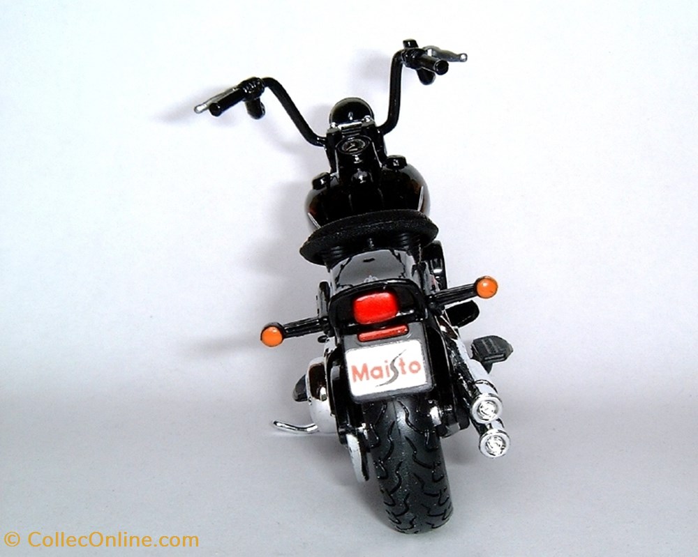 H-D FLSTSB 1584 Cross Bones 4 modeles reduits motos harley davidson h d flstsb 1584 cross bones
