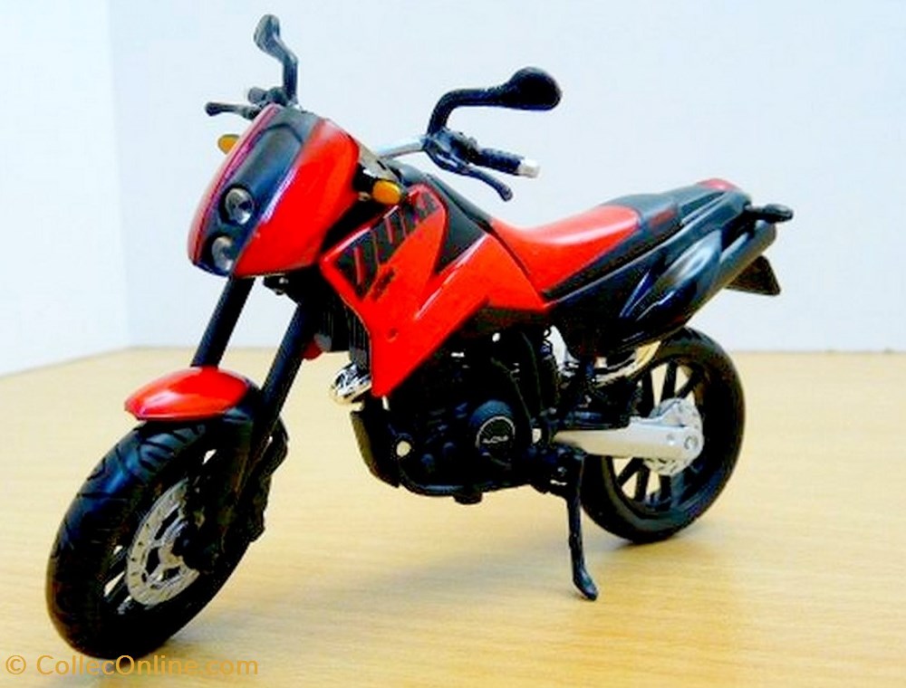 1999 - 640 Duke II 3 modeles reduits motos ktm 1999 640 duke ii