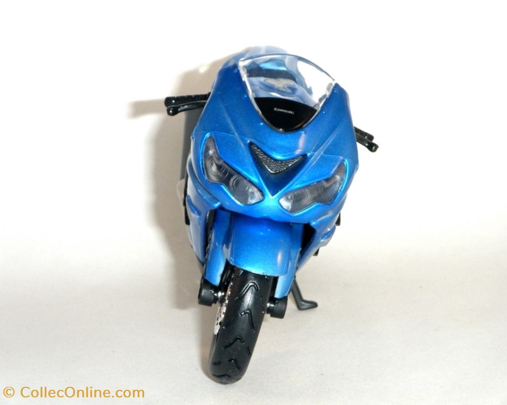 2012 - ZZR 1400 3 modeles reduits motos kawasaki 2012 zzr 1400