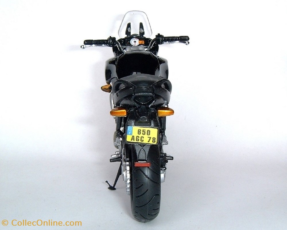 2008 - Versys 650 4 modeles reduits motos kawasaki 2008 versys 650