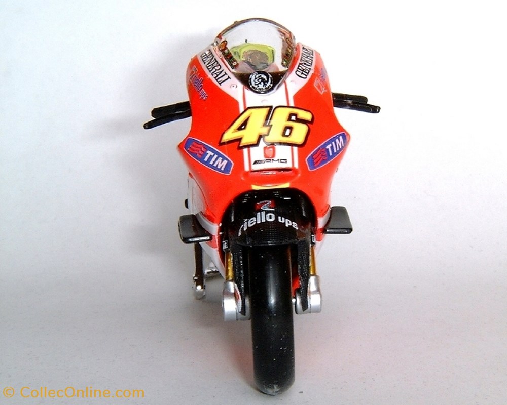 2011 - GP.11 - Valentino Rossi 3 modeles reduits motos ducati 2011 gp 11 valentino rossi