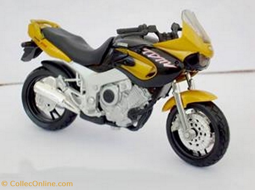 modele reduit moto yamaha 2000 tdm 850