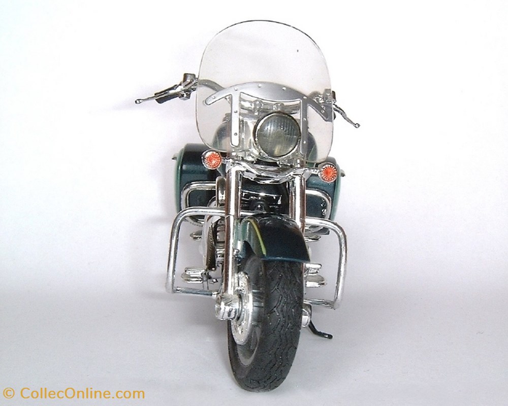 2002 - VN 1500 Classic Tourer 3 modele reduit moto kawasaki 2002 vn 1500 classic tourer