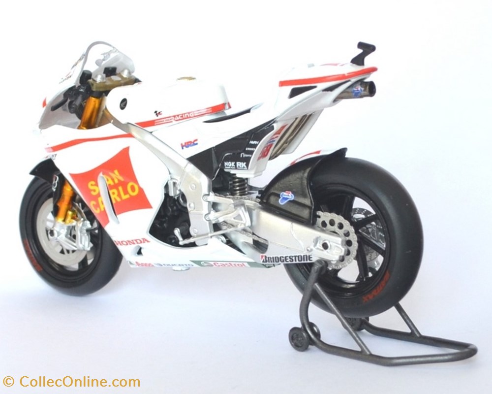 2011 - RC 212 V - Marco Simoncelli 2 modeles reduits motos honda 2011 rc 212 v marco simoncelli