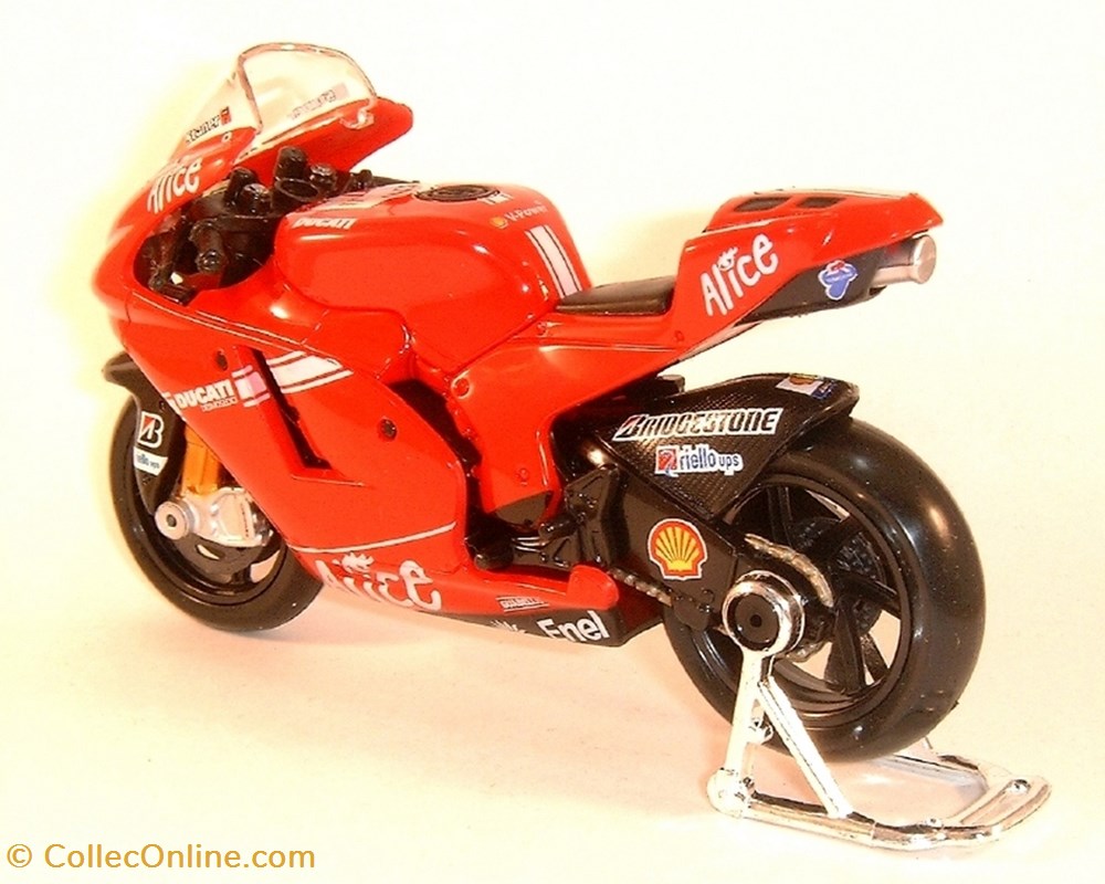 2009 - GP.09 - Casey Stoner 2 modeles reduits motos ducati 2009 gp 09 casey stoner