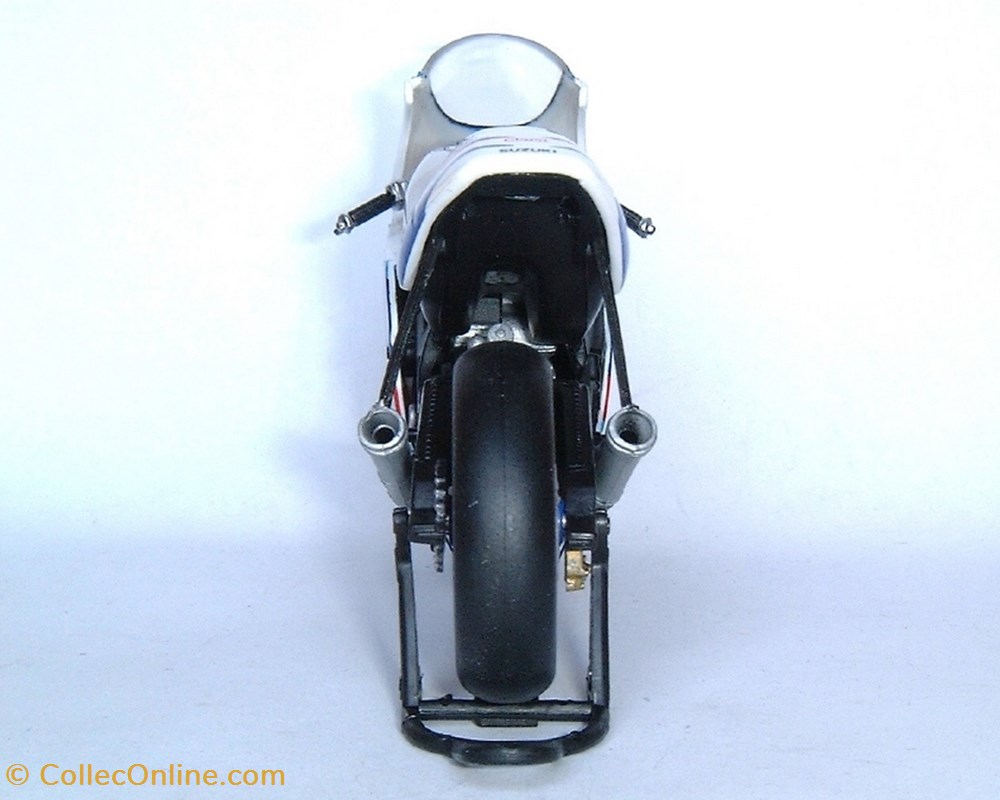 2005 - GSV-R 1000 - John Hopkins 4 modeles reduits motos suzuki 2005 gsv r 1000 john hopkins