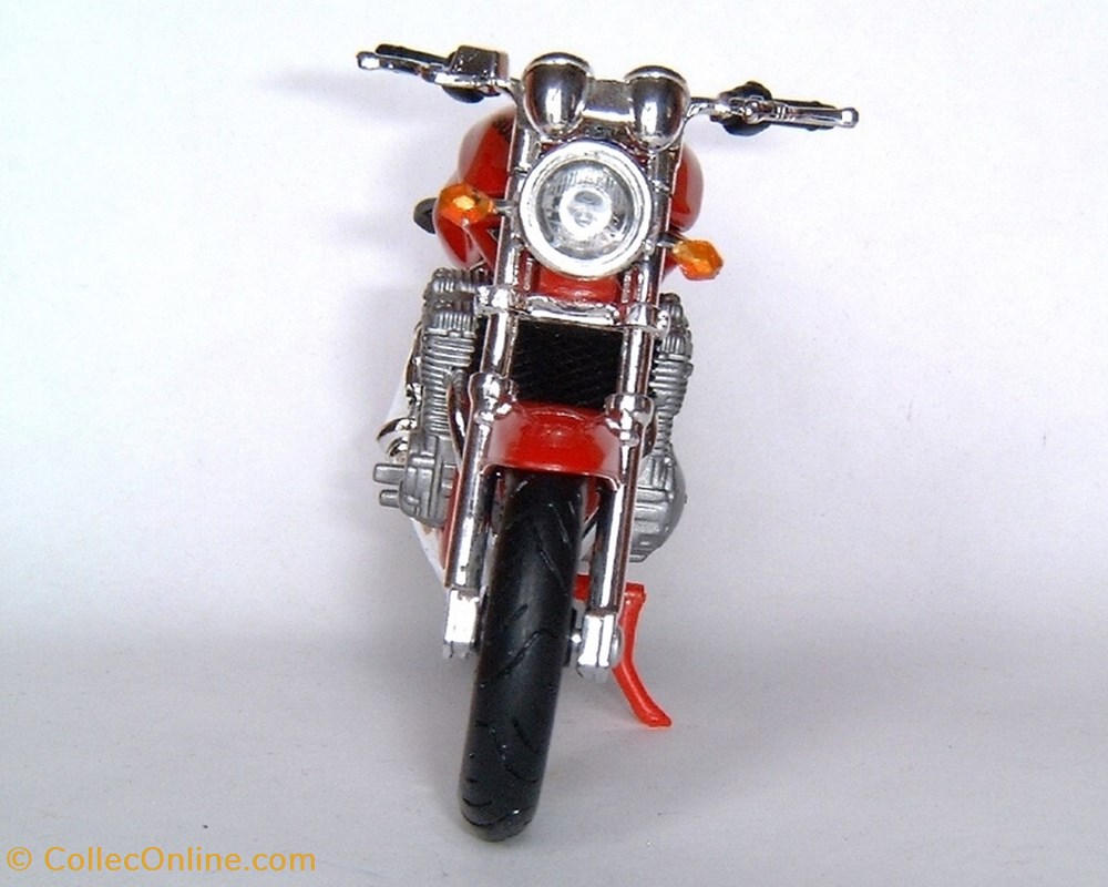 2001 - GSF 600 N Bandit 3 modeles reduits motos suzuki 2001 gsf 600 n bandit