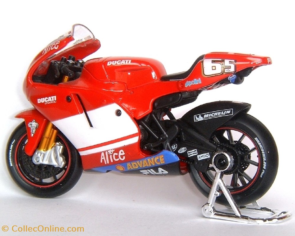 Ducati Desmosedici GP.04 2 modeles reduits motos ducati desmosedici gp 04