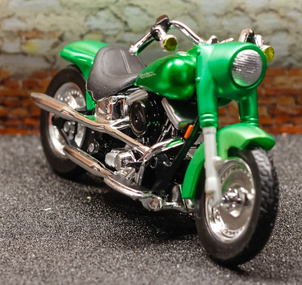 modeles reduits motos harley davidson 2000 flstf 1350 street stalker