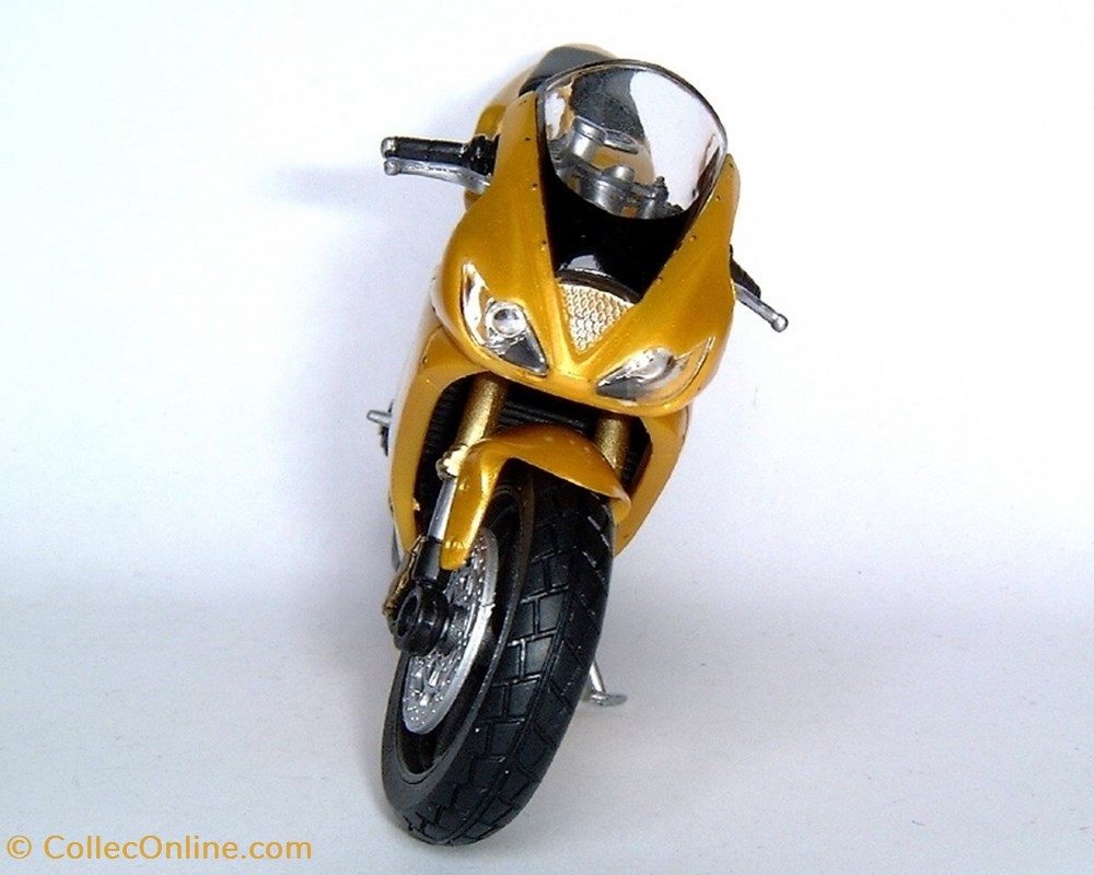 2007 - Daytona 675 3 modele reduit moto triumph 2007 daytona 675