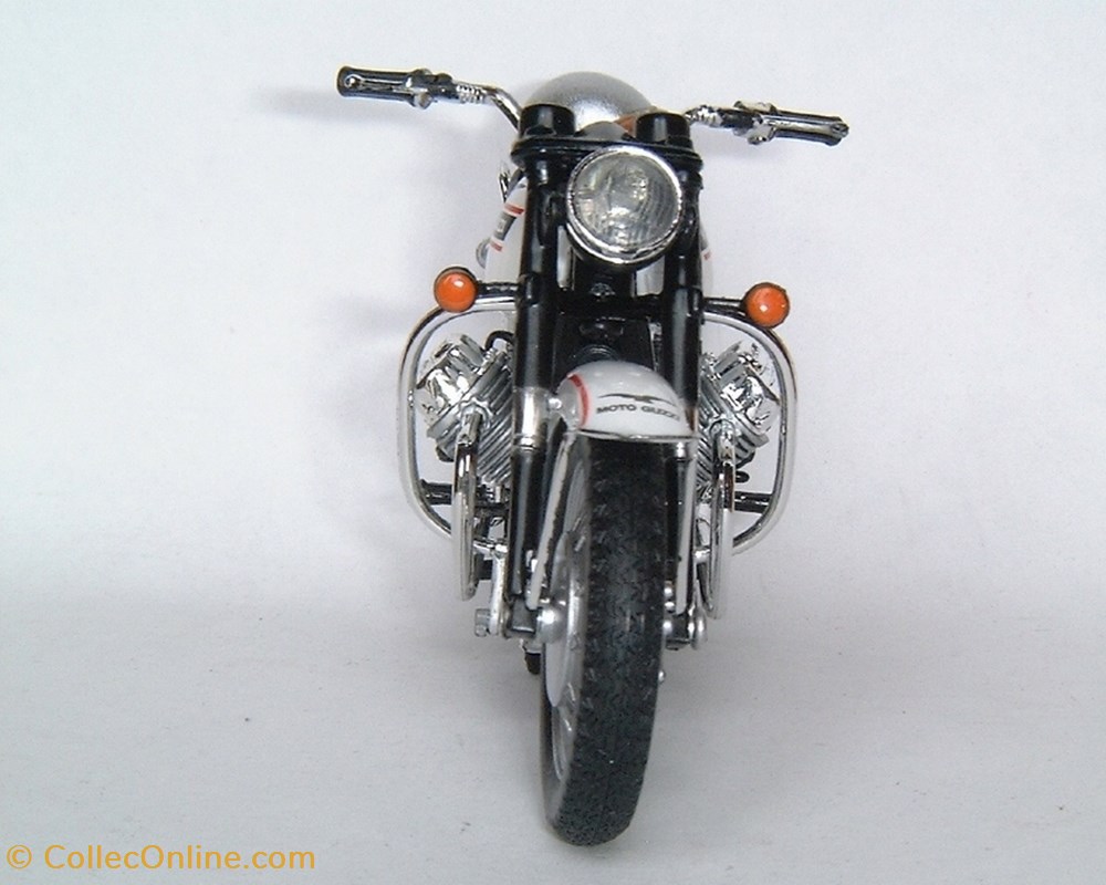 1971 - Joe + Moto Guzzi 750 V7 Spécial 3 modeles reduits motos 1971 joe moto guzzi 750 v7 special