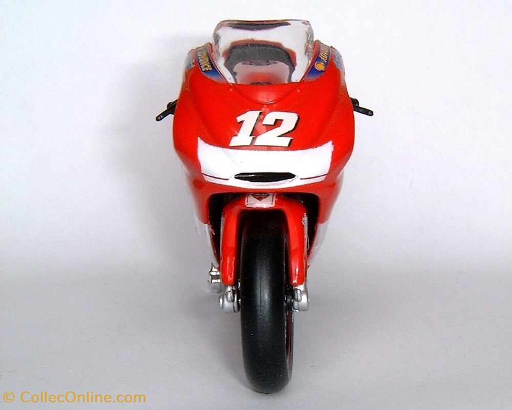 2003 - GP.03 - Troy Bayliss 3 modeles reduits motos ducati 2003 gp 03 troy bayliss