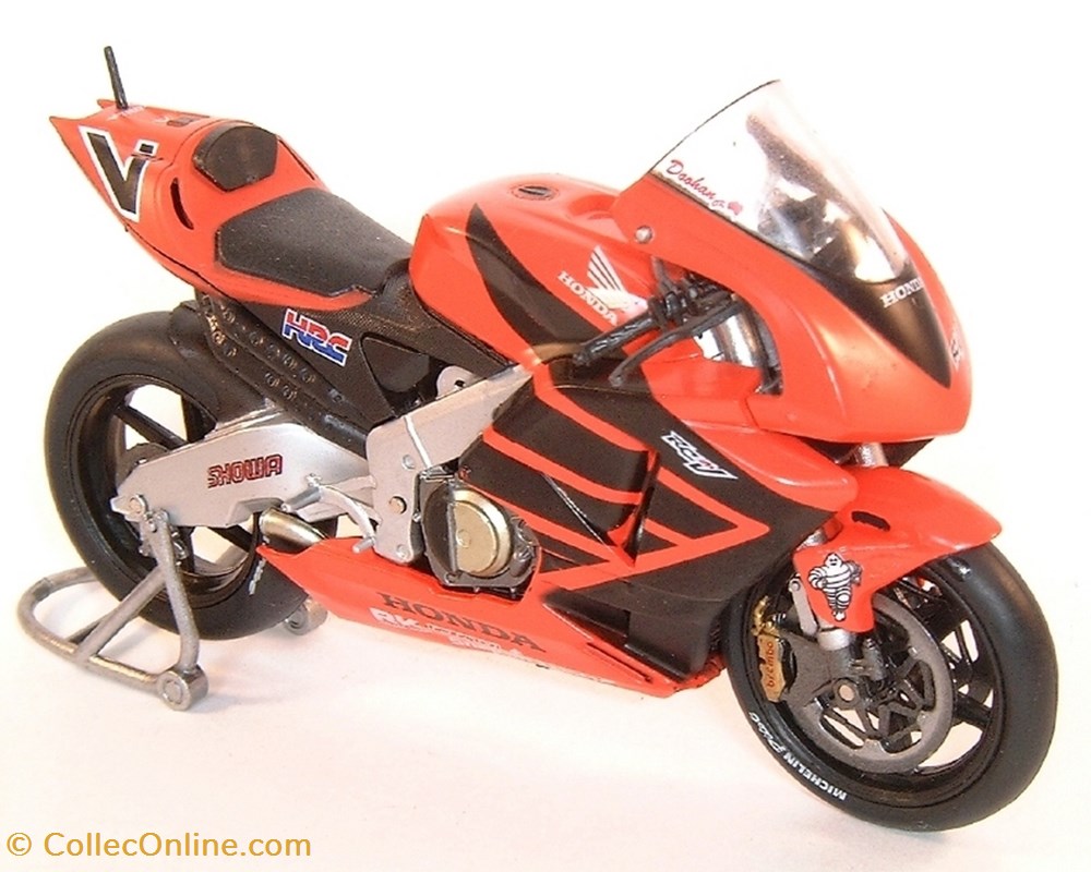 modeles reduits motos honda 2001 rc 211 v valentino rossi