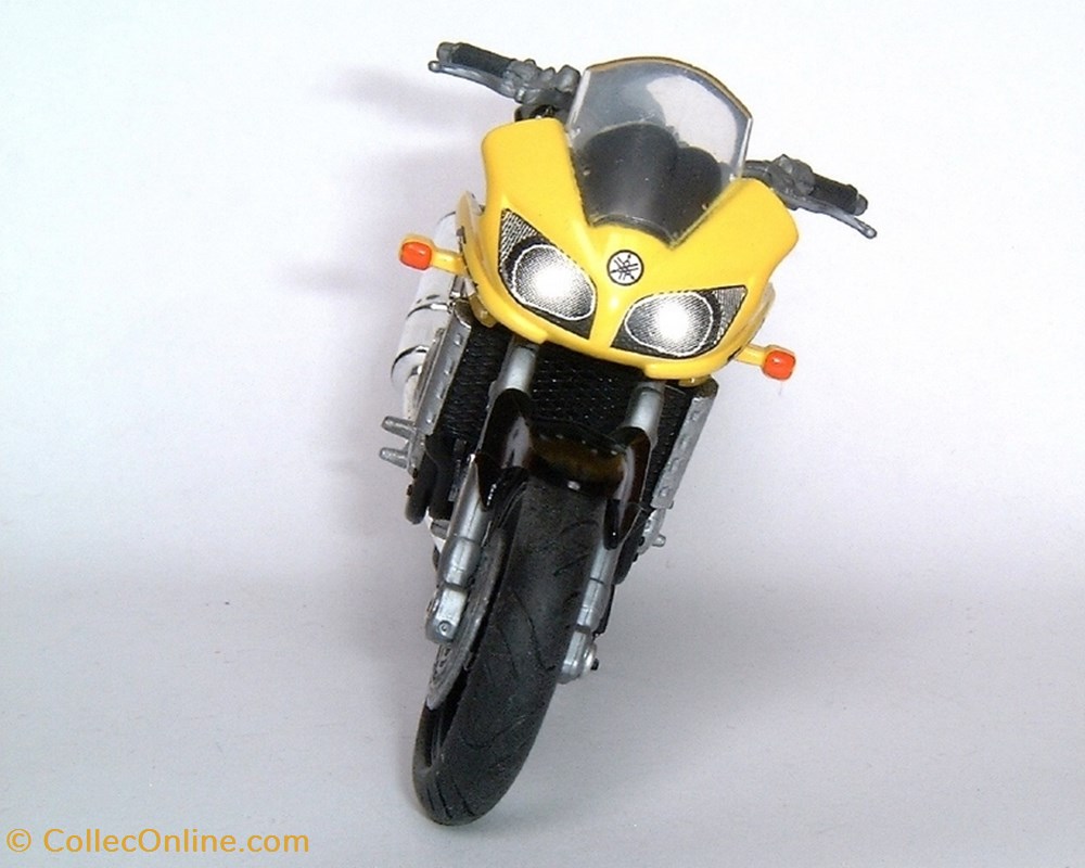 modele reduit moto yamaha 2001 fzs 1000 fazer