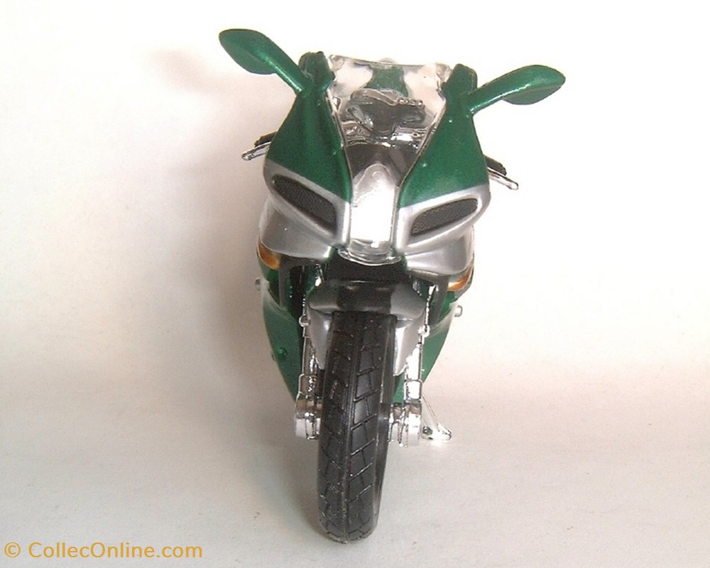 2006 - Tornado 1130 Tre 3 modeles reduits motos benelli 2006 tornado 1130 tre