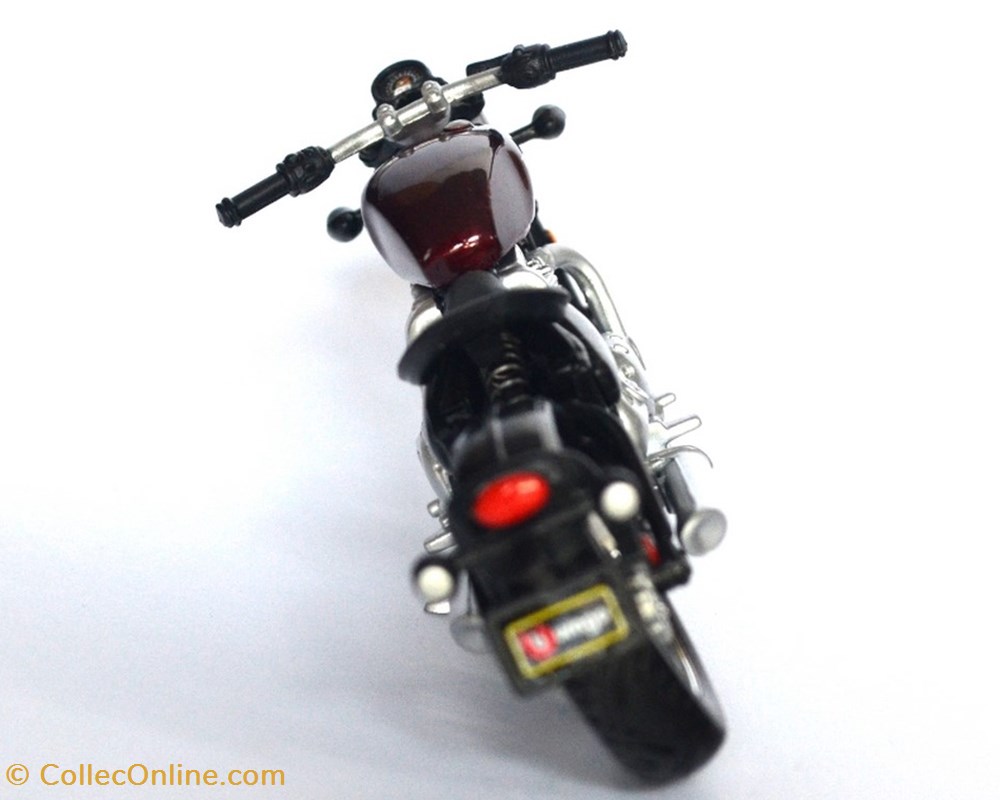 2017 - Bonneville 1200 Bobber 4 modele reduit moto triumph 2017 bonneville 1200 bobber