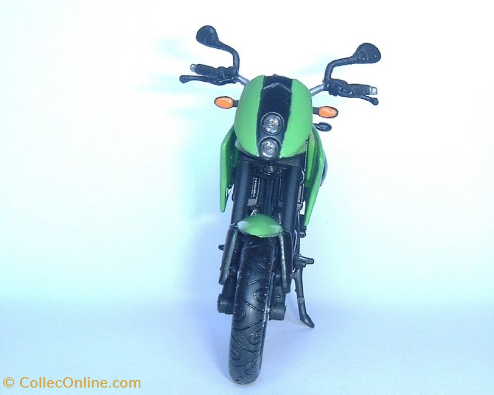 1999 - 640 Duke II 3 modeles reduits motos ktm 1999 640 duke ii