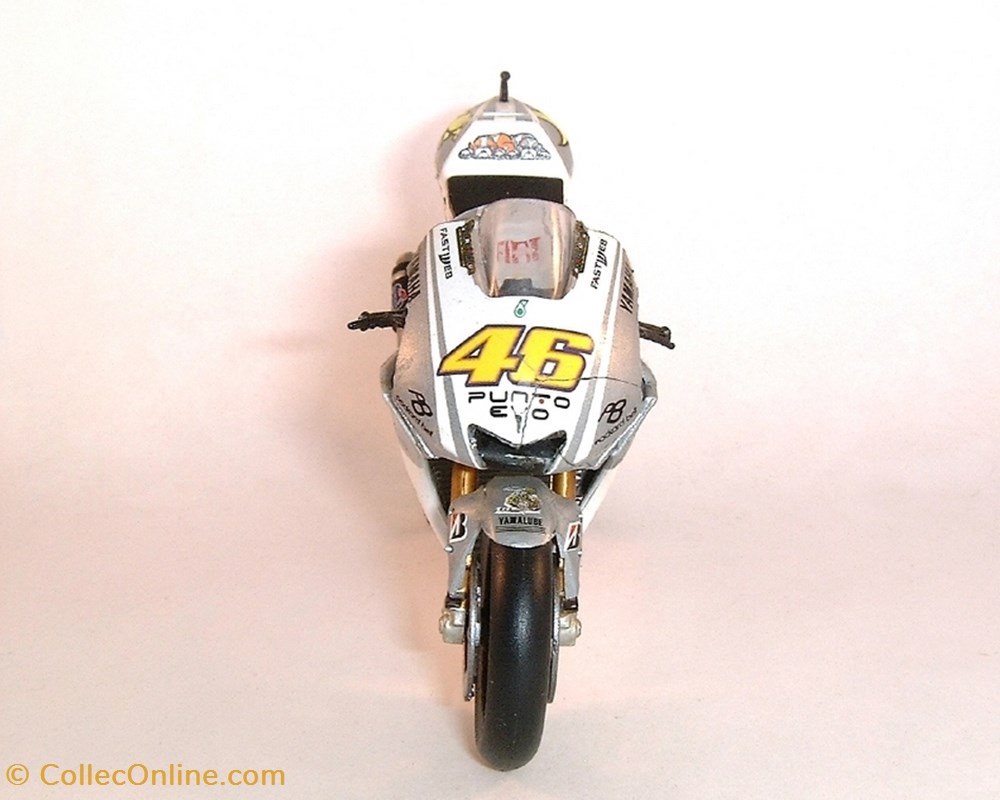 modeles reduits motos yamaha 2009 yzr m1 estoril valentino rossi