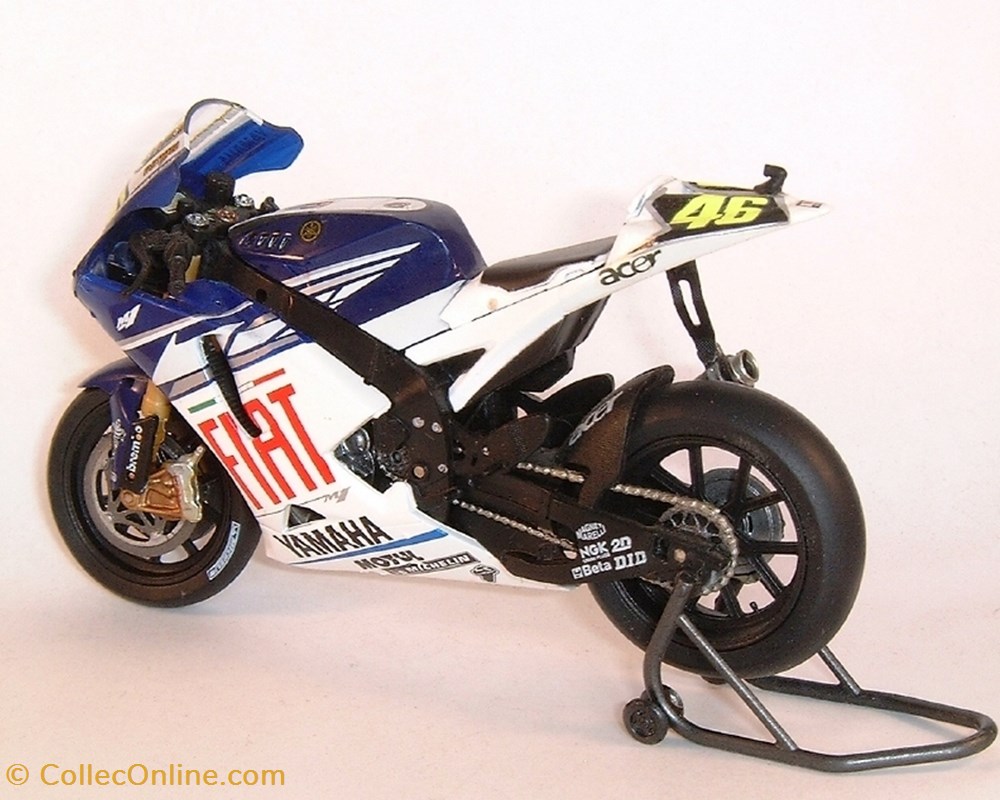 modeles reduits motos yamaha 2007 yzr m1 valentino rossi