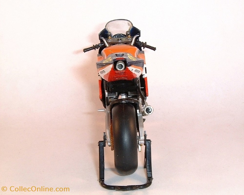 modeles reduits motos honda 2003 rc 211 v valentino rossi