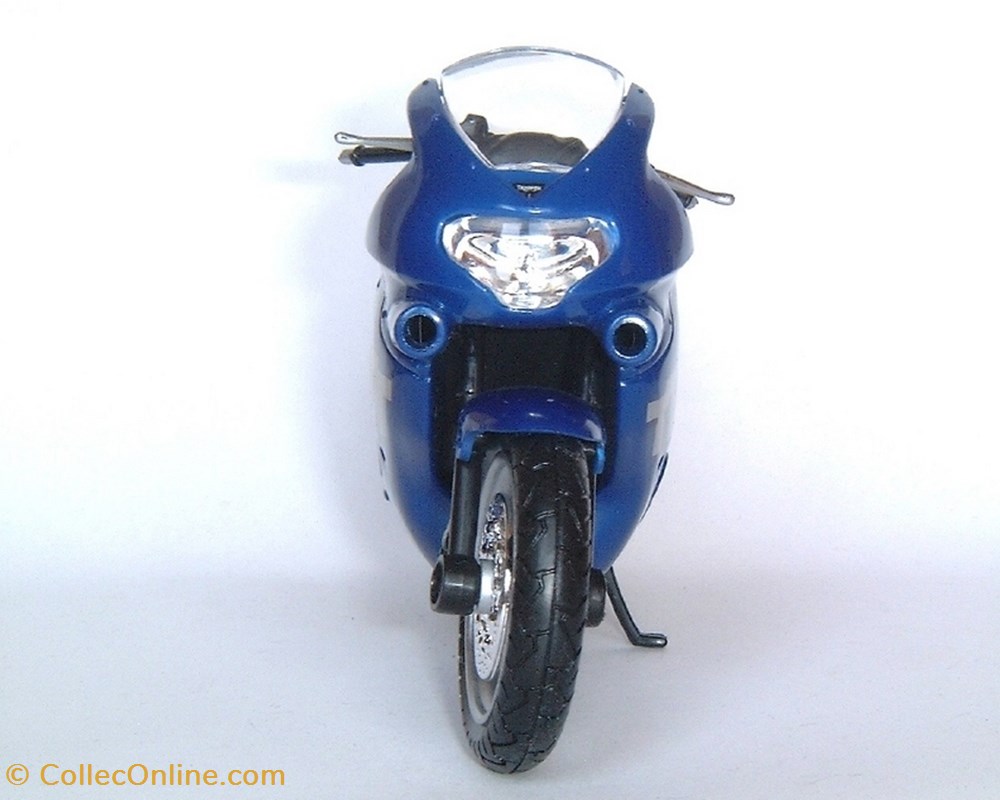 2002 - TT 600 3 modele reduit moto triumph 2002 tt 600