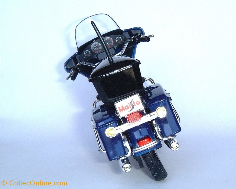 1998 - FLHT 1340 Electra Glide : Police de l'état de Virginie 4 modeles reduits motos harley davidson 1998 flht 1340 electra glide police de etat de virginie