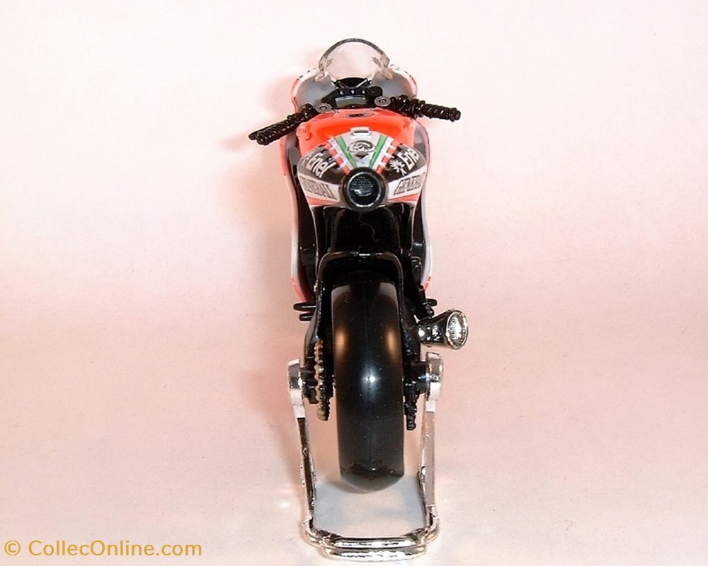 2012 - GP.12 - Nicky Hayden 4 modeles reduits motos ducati 2012 gp 12 nicky hayden