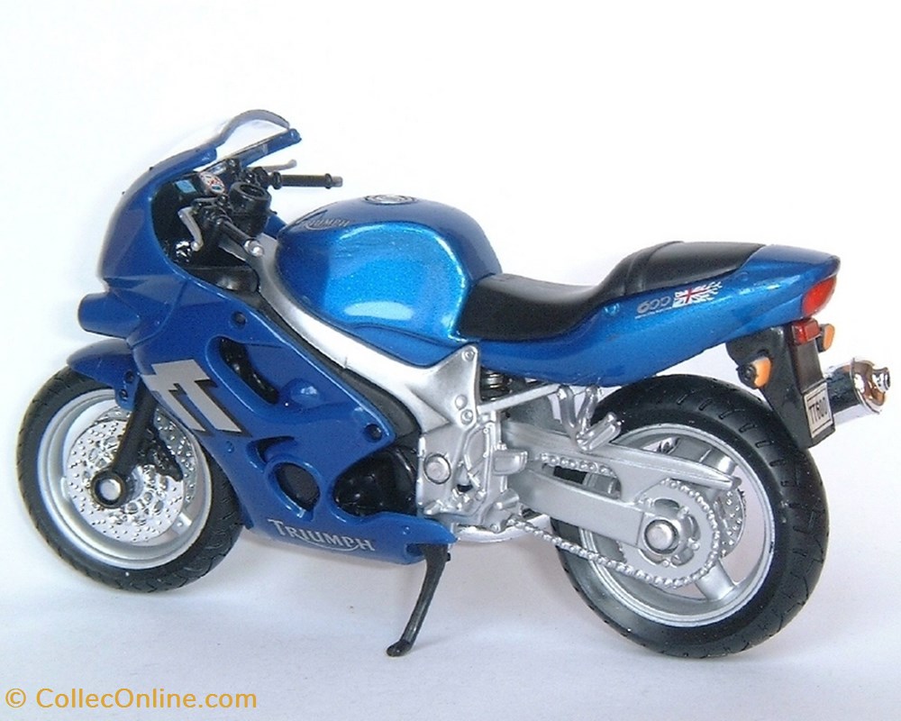2002 - TT 600 2 modele reduit moto triumph 2002 tt 600