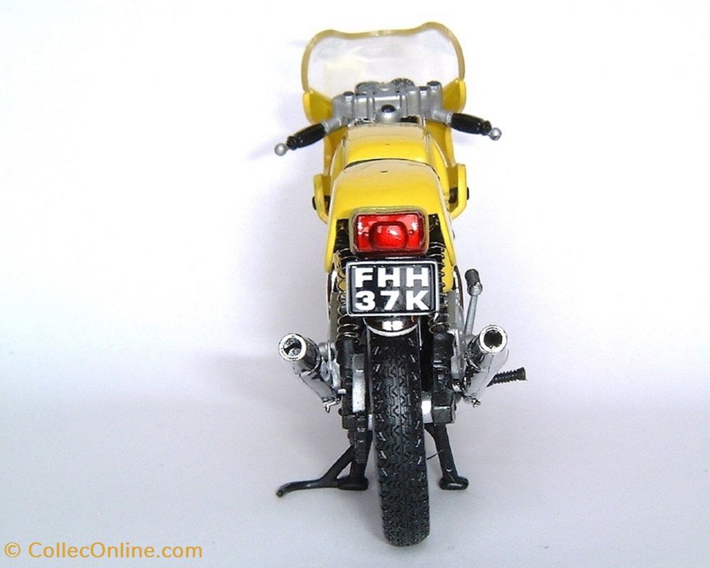 1972 - Commando 750 Production Racer 4 modele reduit moto norton 1972 commando 750 production racer