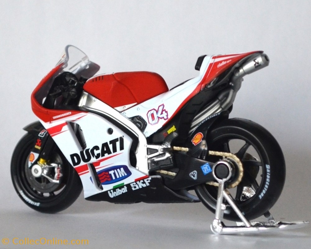 2015 - GP.15 - Andrea Dovizioso 2 modeles reduits motos ducati 2015 gp 15 andrea dovizioso