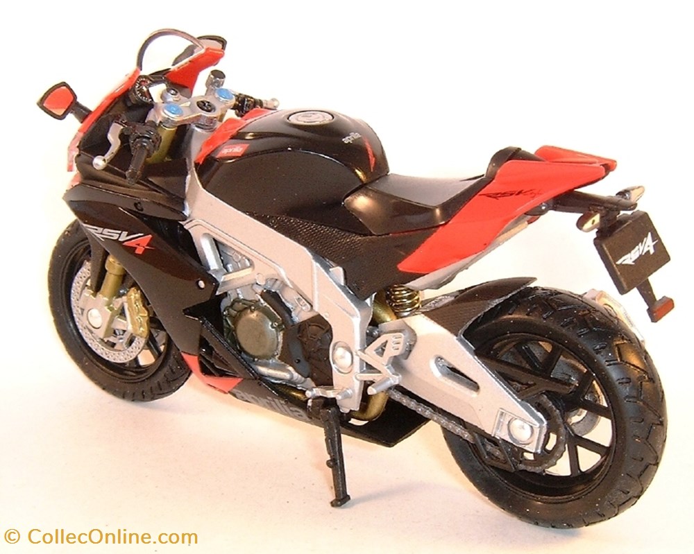 2013 - RSV4 1000 : Factory 2 modeles reduits motos aprilia 2013 rsv4 1000 factory
