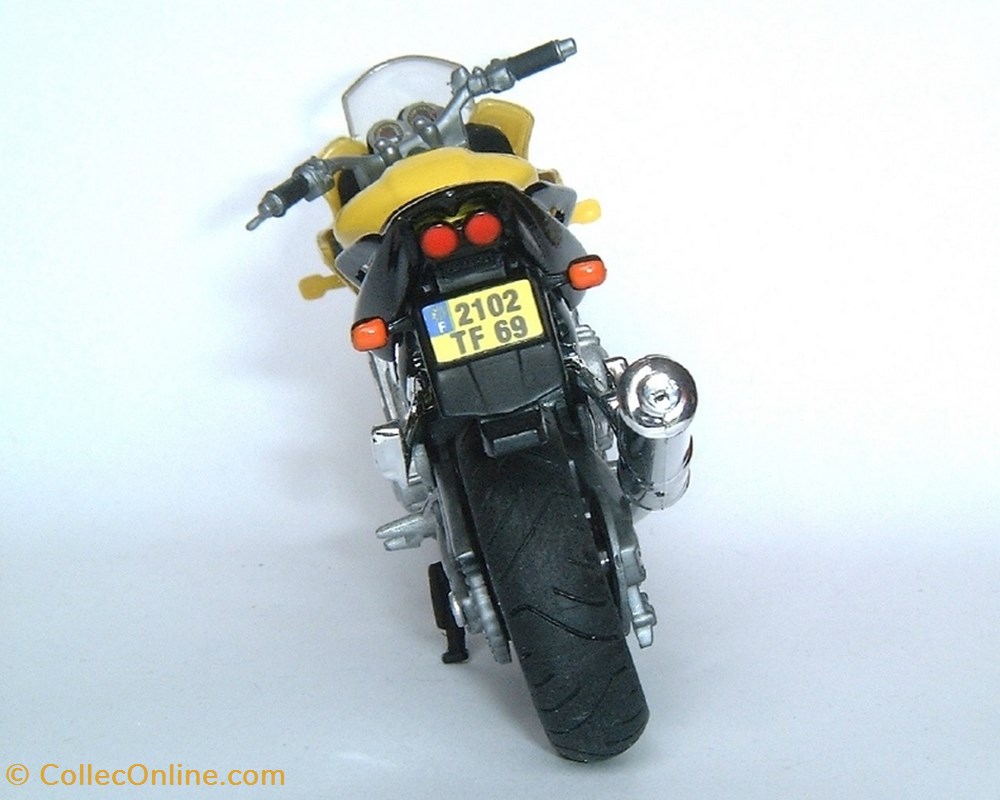 modele reduit moto yamaha 2001 fzs 1000 fazer
