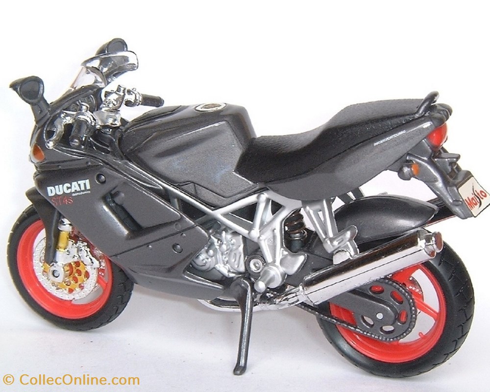 2001 - ST4s 996 2 modeles reduits motos ducati 2001 st4s 996