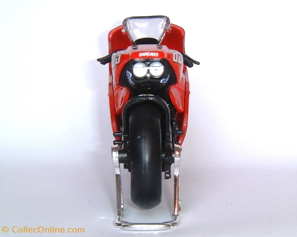 Ducati Desmosedici GP.05 4 modeles reduits motos ducati desmosedici gp 05