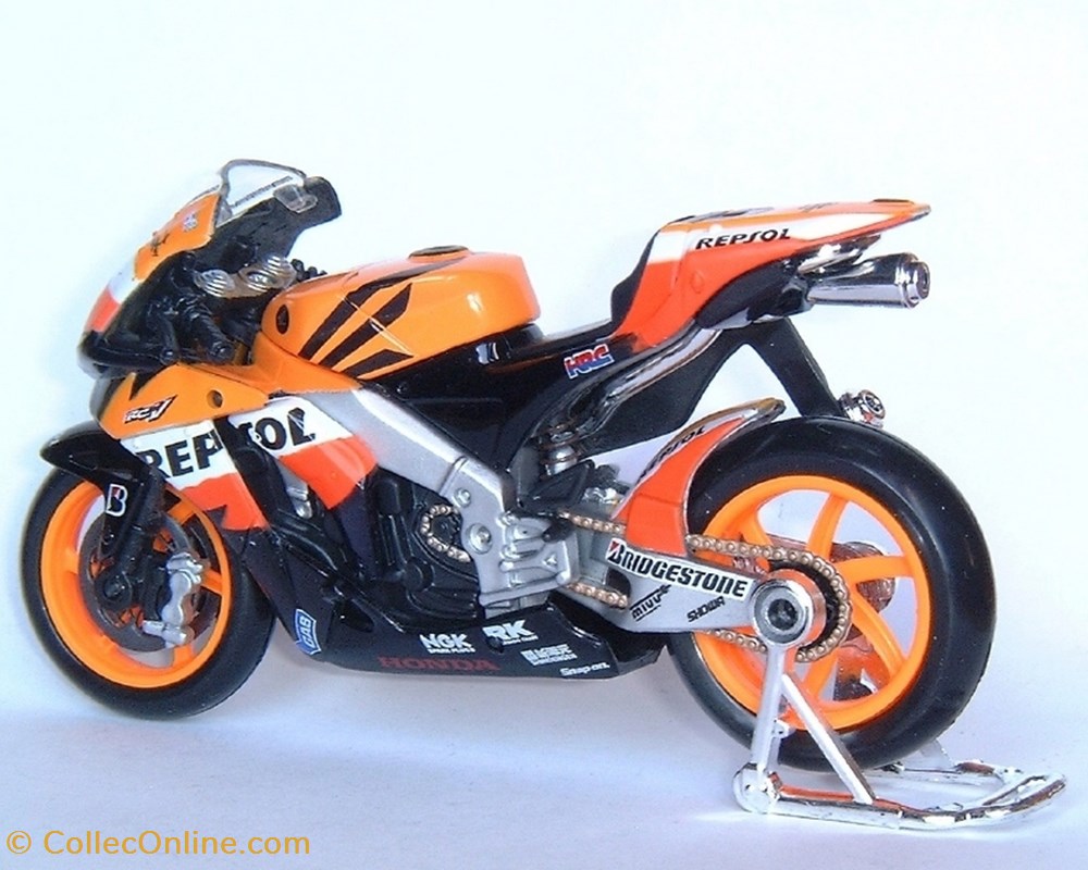 modeles reduits motos honda 2009 rc 212 v andrea dovizioso