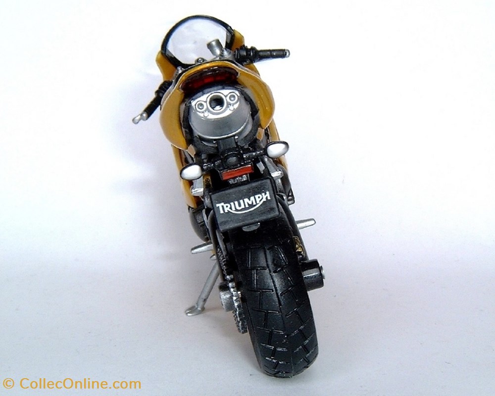 2007 - Daytona 675 4 modele reduit moto triumph 2007 daytona 675