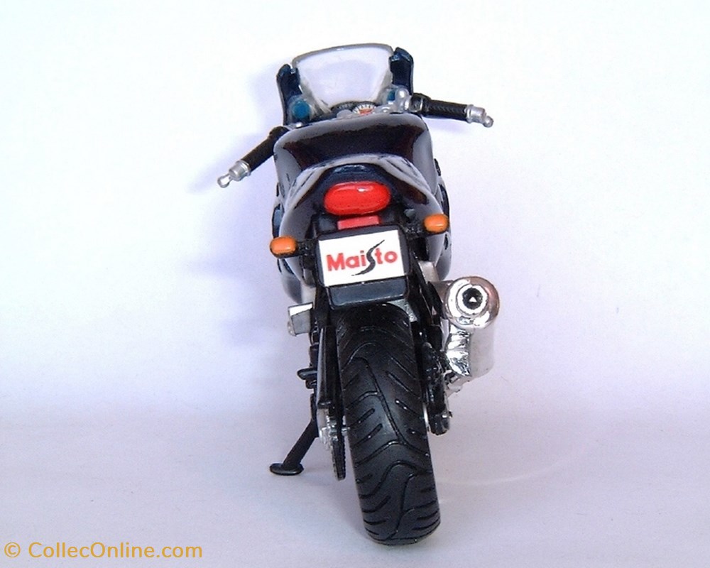 2000 - Sprint RS 955i 4 modele reduit moto triumph 2000 sprint rs 955i