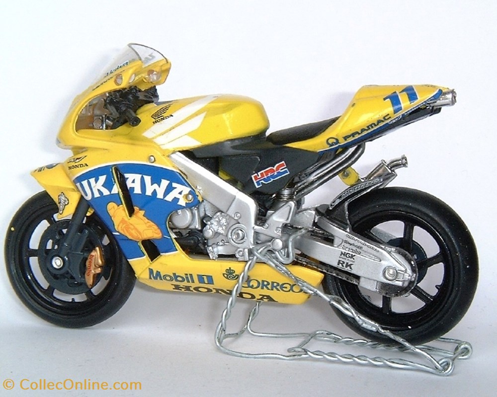 Honda RC 211 V 2 modeles reduits motos honda rc 211 v