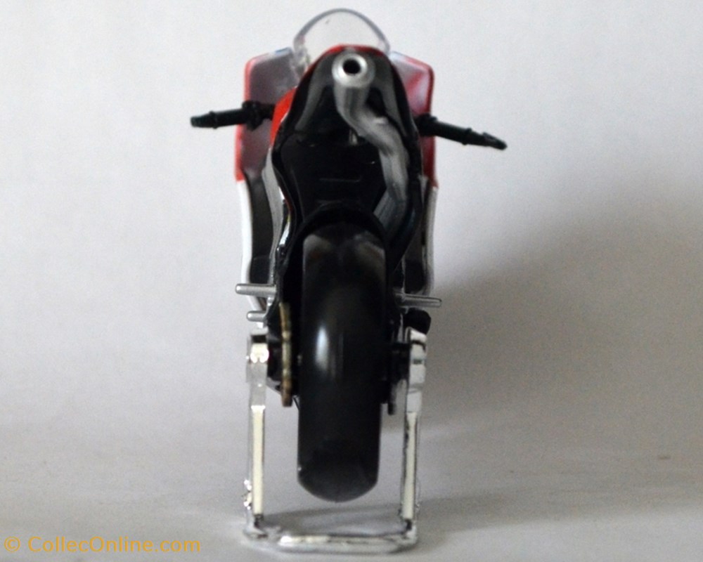 2015 - GP.15 - Andrea Iannone 4 modeles reduits motos ducati 2015 gp 15 andrea iannone