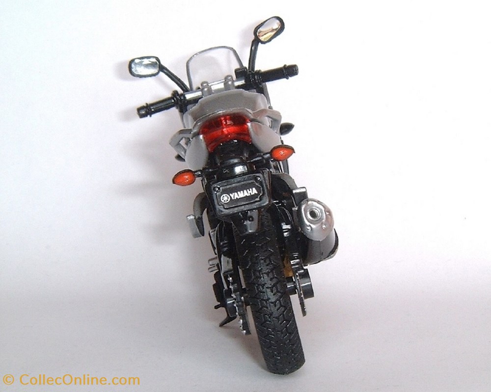 modeles reduits motos yamaha 2006 fz 1 1000