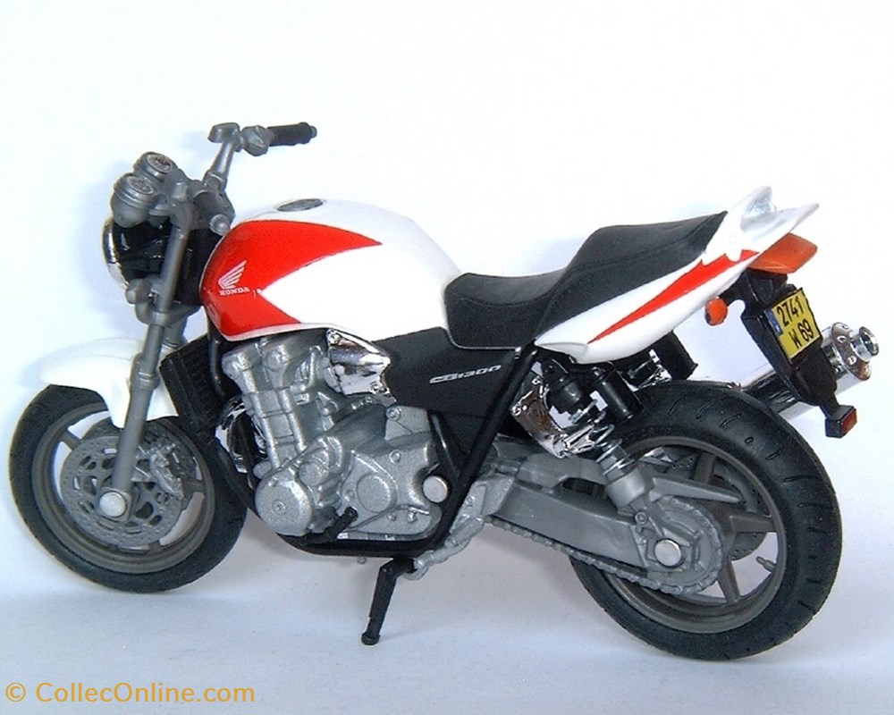modele reduit moto hondum 2003 cb 1300 f